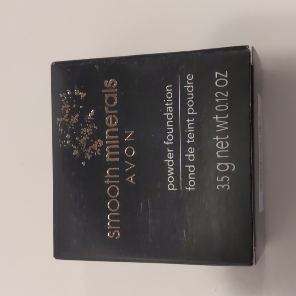 Avon Smooth Minerals Powder Foundation Bronze New In Box 3.5 g net wt 0.12 oz